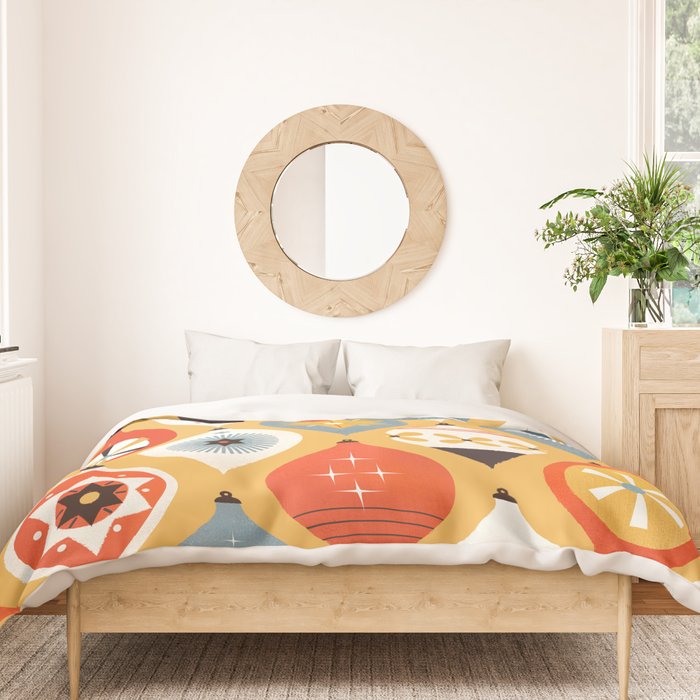 Festive Old-fashioned Christmas Tree Baubles Duvet Cover Gallery Image 3