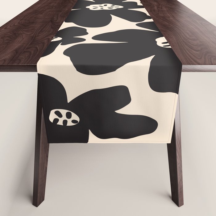 Black and White Retro Daisy Table Runner Gallery Image 1