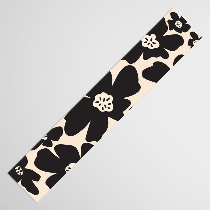 Black and White Retro Daisy Table Runner Gallery Image 3