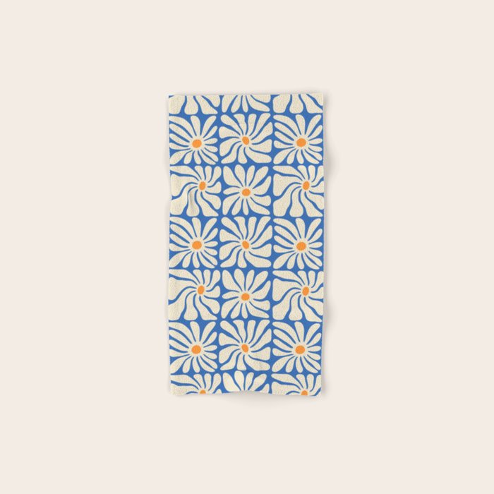 Vintage daisy flower art pattern Bath Towel Gallery Image 1