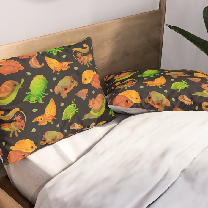 Leaf mimics Pillow Sham Gallery Image 2