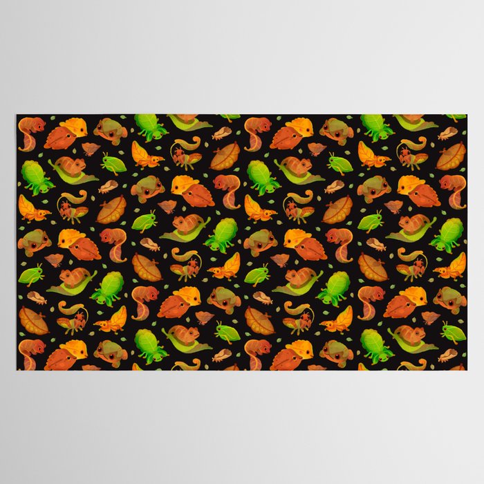 Leaf mimics Tablecloth Gallery Image 2