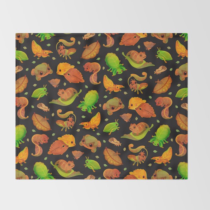 Leaf mimics Throw Blanket Gallery Image 2