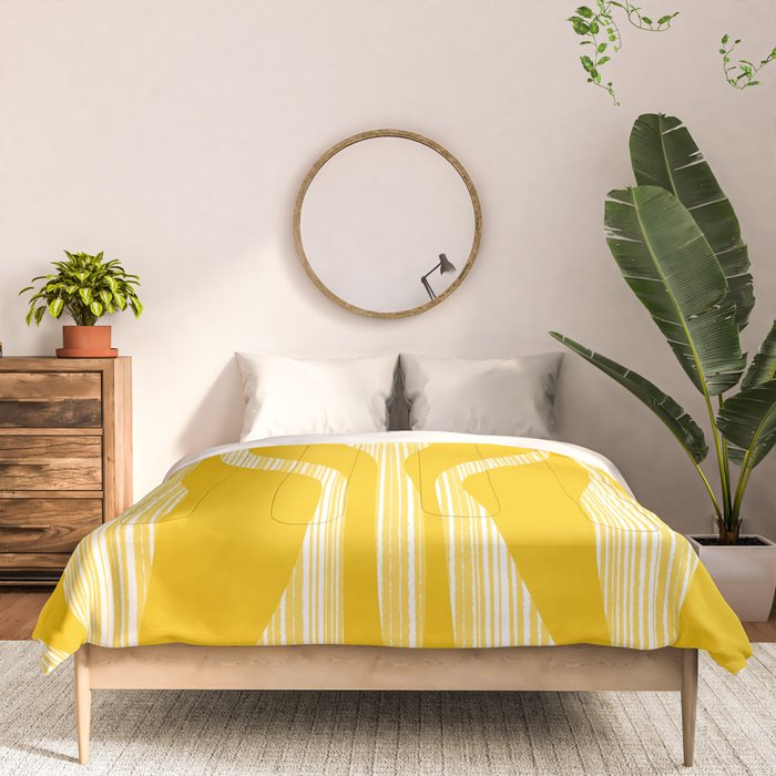Mid Century Modern Abstract Lounge Striped Ogee Pattern in Yellow and White  Comforter Gallery Image 3