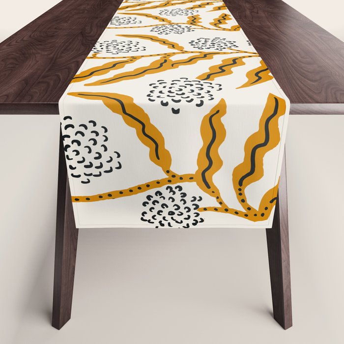 LA VILLE VINE Table Runner Gallery Image 1