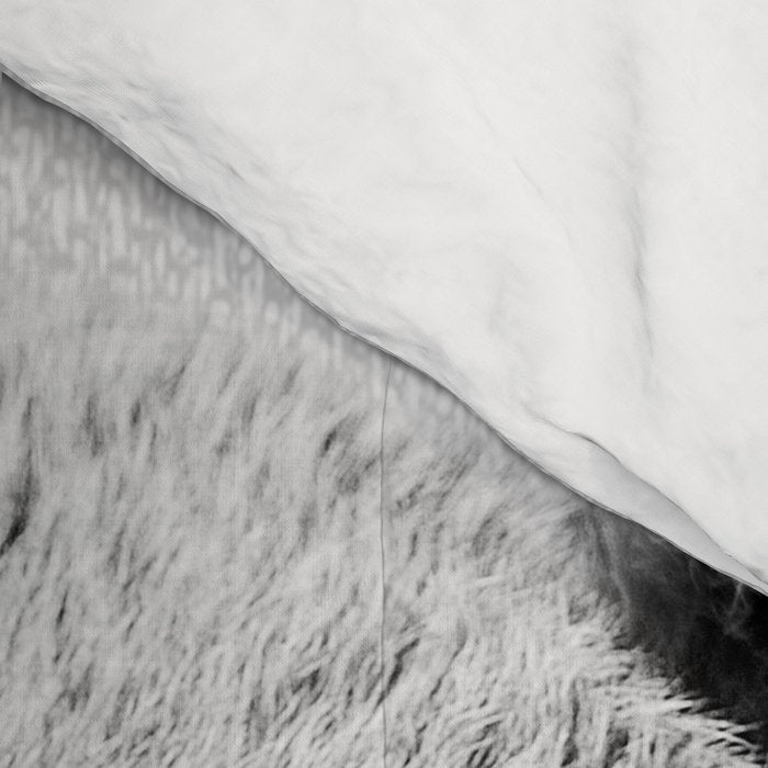 Grizzly Bear - Black & White Comforter Gallery Image 4