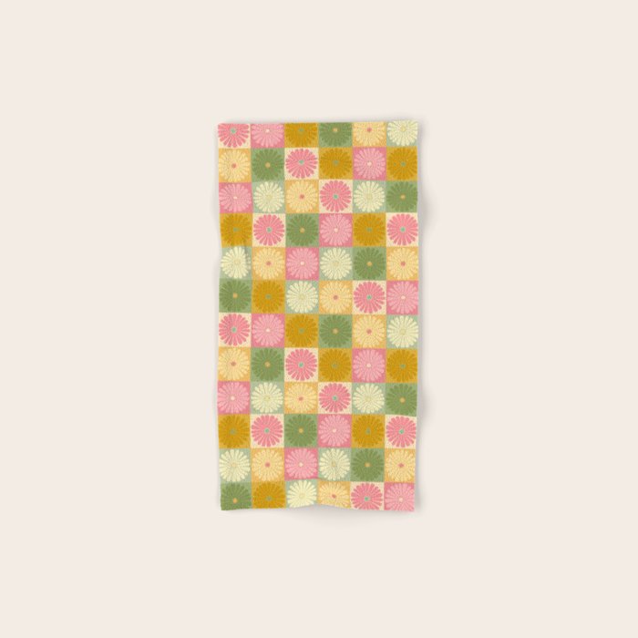 Retro Flowers Check Pattern XVII Bath Towel Gallery Image 1