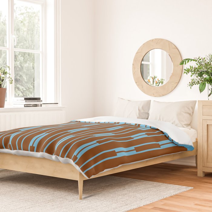 Geometric Two-Tone Geo Chain Pattern in Sky Blue and Chestnut Brown Duvet Cover Gallery Image 2