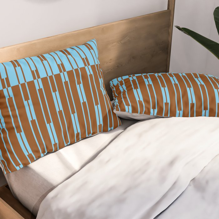 Geometric Two-Tone Geo Chain Pattern in Sky Blue and Chestnut Brown Pillow Sham Gallery Image 2