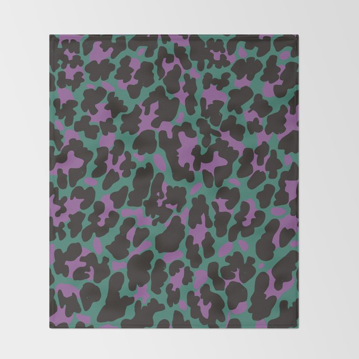 Kitty#3 Throw Blanket Gallery Image 2