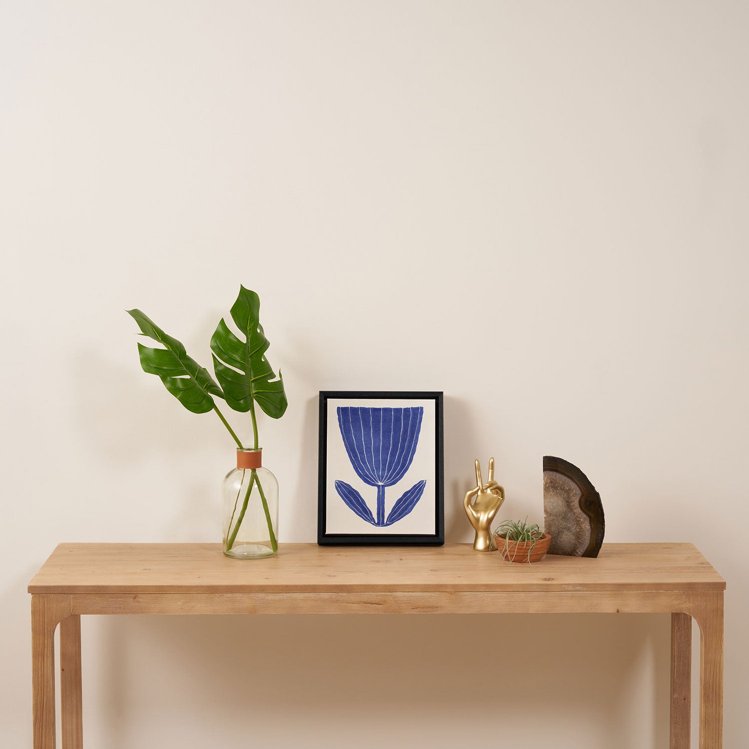 Giant Tulip Framed Canvas Print Gallery Image 4