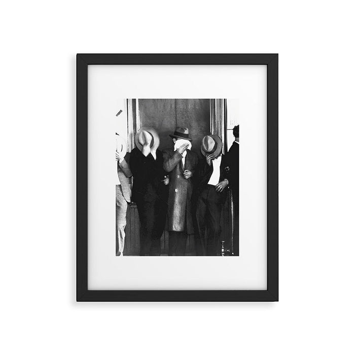 La cosa nostra arrest mug shot Sugar House Gang criminal mob bootleggers hiding faces behind hats black and white photgraph - photgraphy - photographs Framed Art Print Gallery Image 1