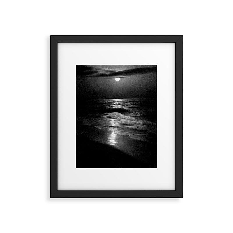 The summer sea moonlit coastal beach and waves with full moon black and white seascape photograph / photography by Rudolf Eickemeyer Jr. Framed Art Print Gallery Image 4
