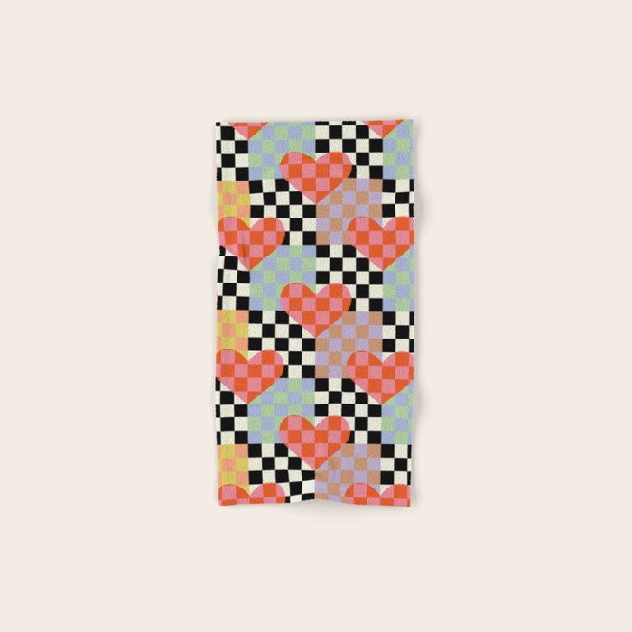 Retro love heart checkered pattern Bath Towel Gallery Image 1