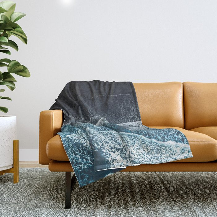 Waves Throw Blanket Gallery Image 1