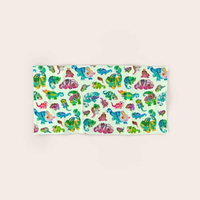 Chameleon - bright Bath Towel Gallery Image 1