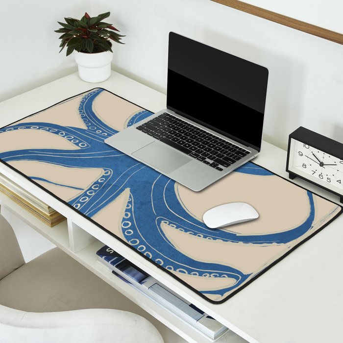 OCTOPUS 4 Desk Mat Gallery Image 2