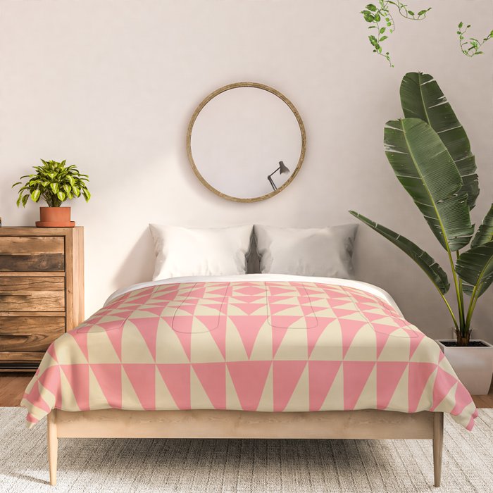 Bold Triangle Pattern in Pink and Orange Comforter Gallery Image 3