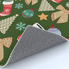Cute Christmas Dark Green Rug Gallery Image 4