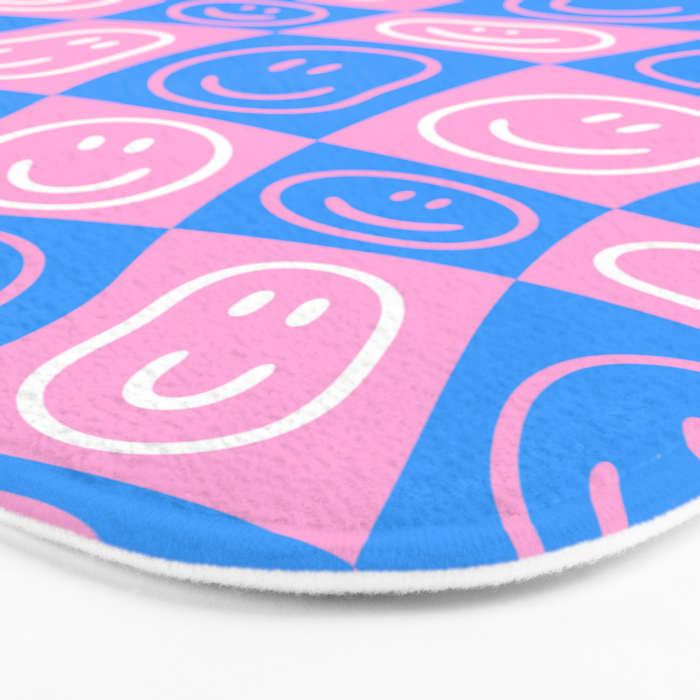 Retro happy face checkered pattern Bath Mat Gallery Image 3