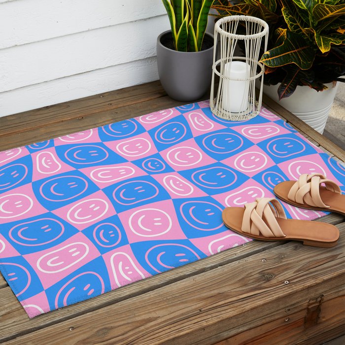 Retro happy face checkered pattern Outdoor Rug Gallery Image 2