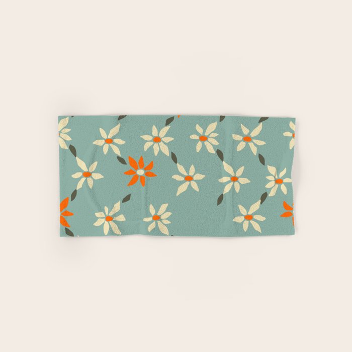 Daily pattern: Retro Flower No.11 Bath Towel Gallery Image 1