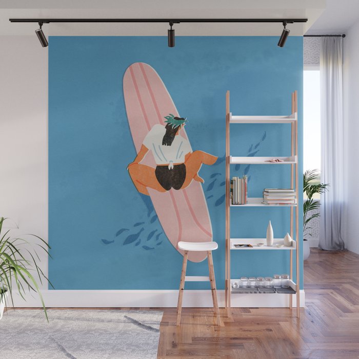 Queen's girl Wall Mural Gallery Image 1