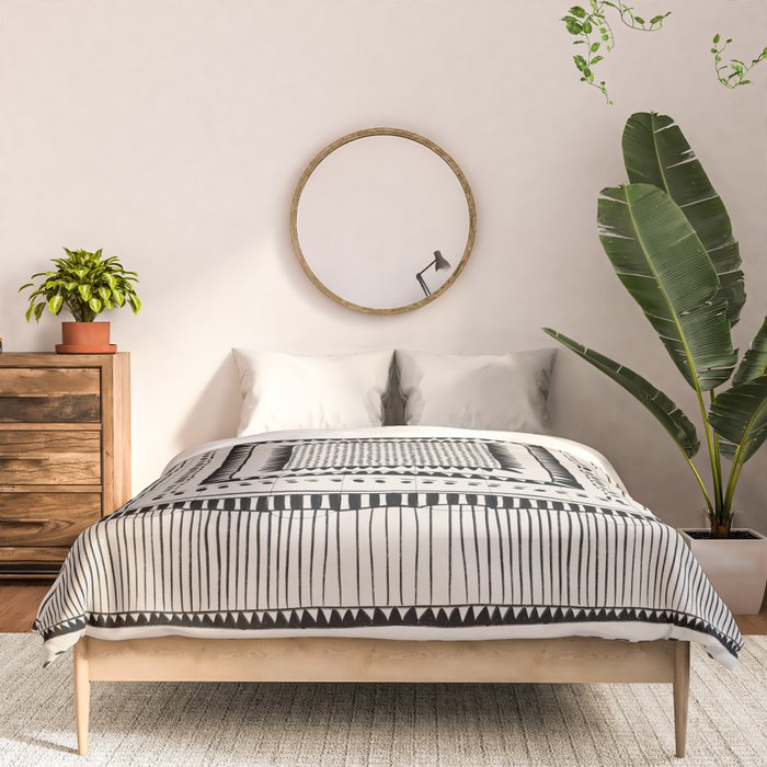 Black & White Symmetrical Pattern #2 Comforter Gallery Image 3