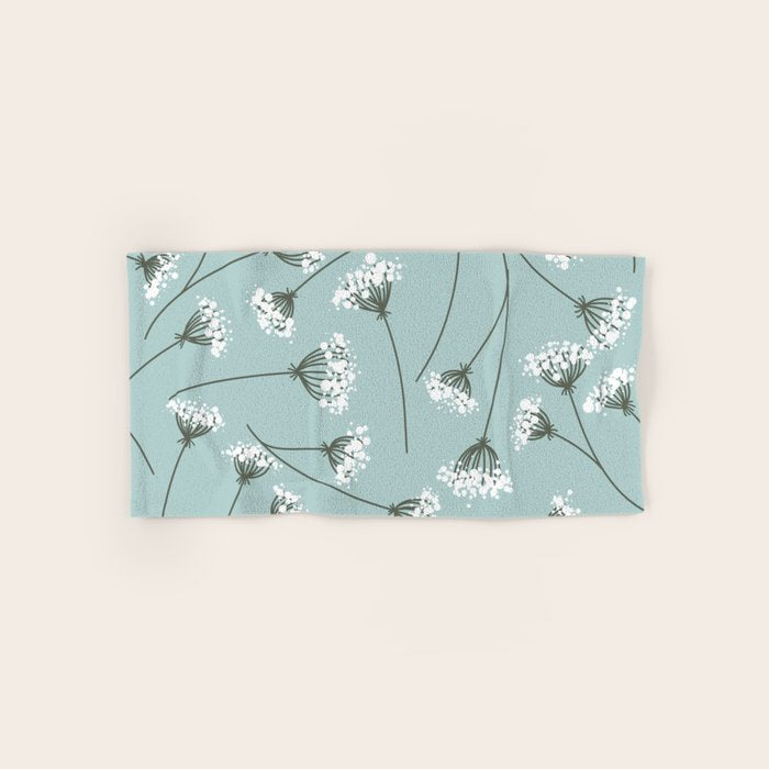 Queen Anne's Lace Floral Pattern Bath Towel Gallery Image 1