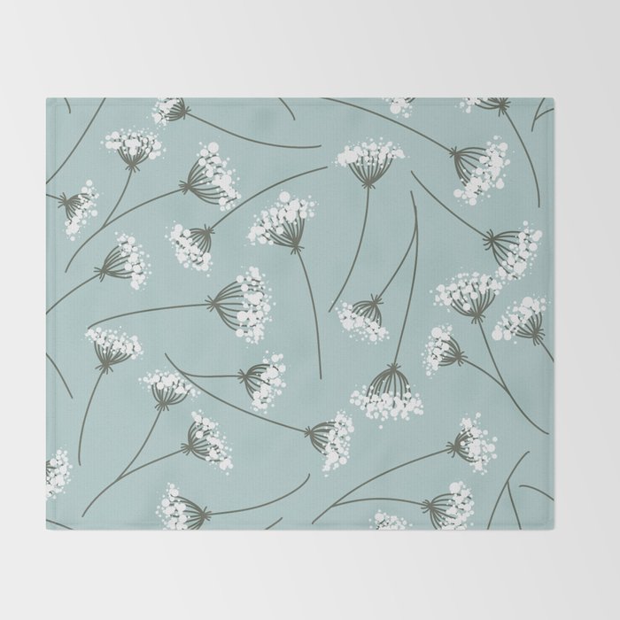 Queen Anne's Lace Floral Pattern Throw Blanket Gallery Image 2