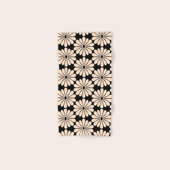 Black and White Retro Modern Daisy Bath Towel Gallery Image 1