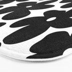 Black & White Flower - 70's Daisies Bath Mat Gallery Image 3
