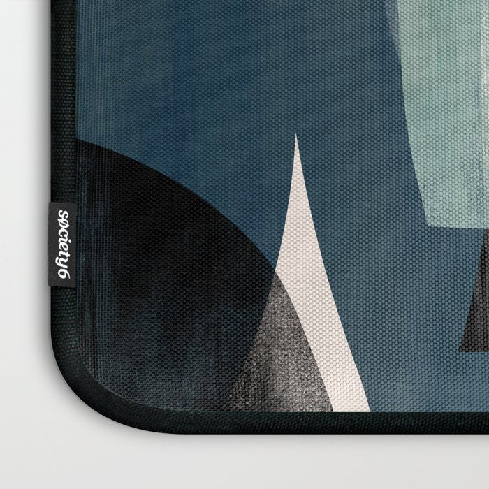 To face the night Laptop Sleeve Gallery Image 3