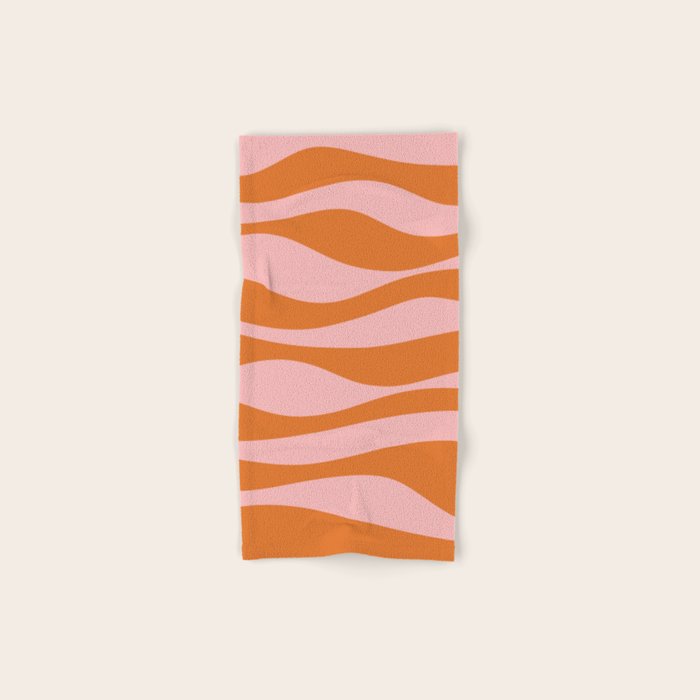 Smooth Waves Pink and Orange Bath Towel Gallery Image 1
