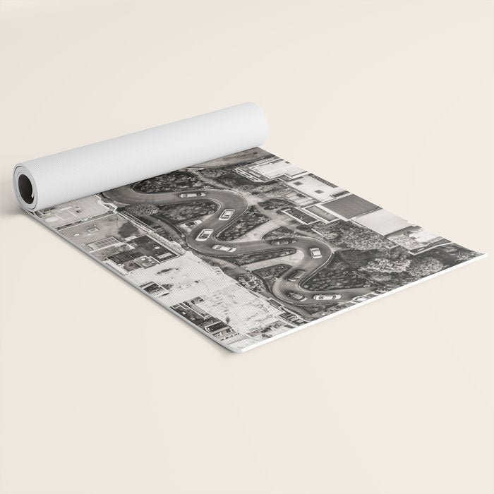 Lombard Street, San Francisco Yoga Mat Gallery Image 2