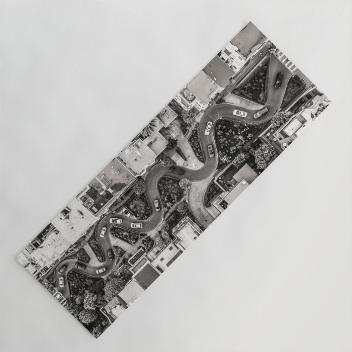 Lombard Street, San Francisco Yoga Mat Gallery Image 1