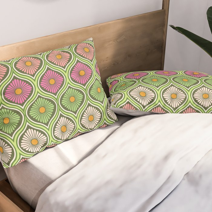 Groovy 70s Retro Mod Daisy Flowers Pillow Sham Gallery Image 2