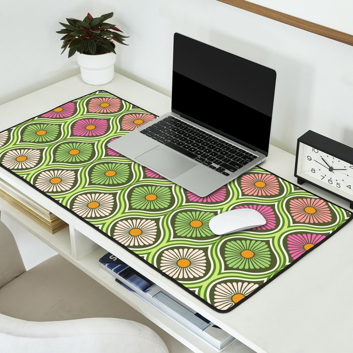Groovy 70s Retro Mod Daisy Flowers Desk Mat Gallery Image 2