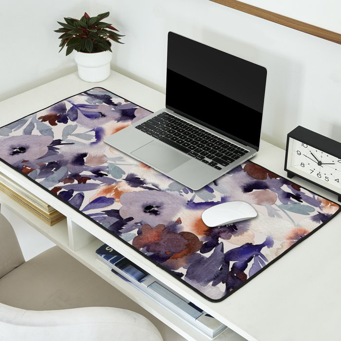 Sue I Desk Mat Gallery Image 2
