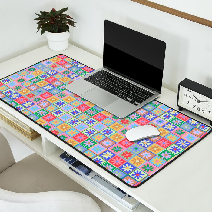 Checkered Flower Pattern  Desk Mat Gallery Image 2