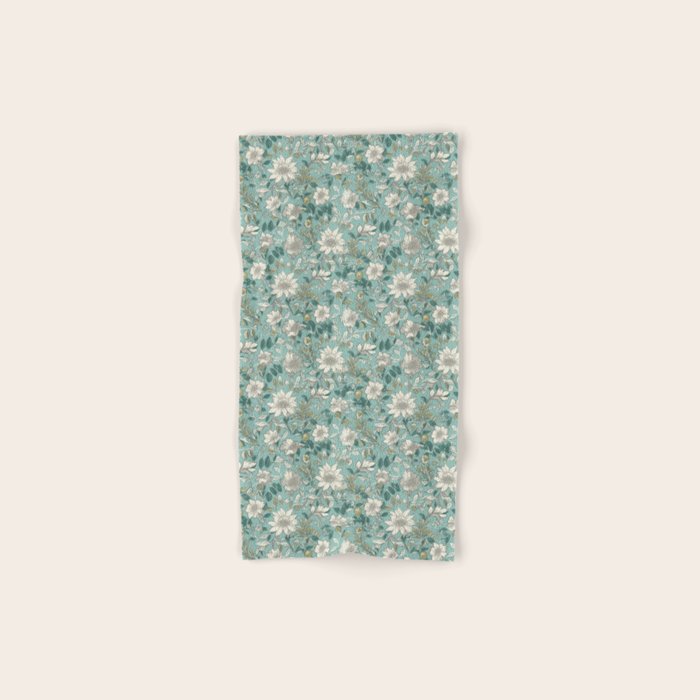 Elegant Vintage Floral Pattern Bath Towel Gallery Image 1