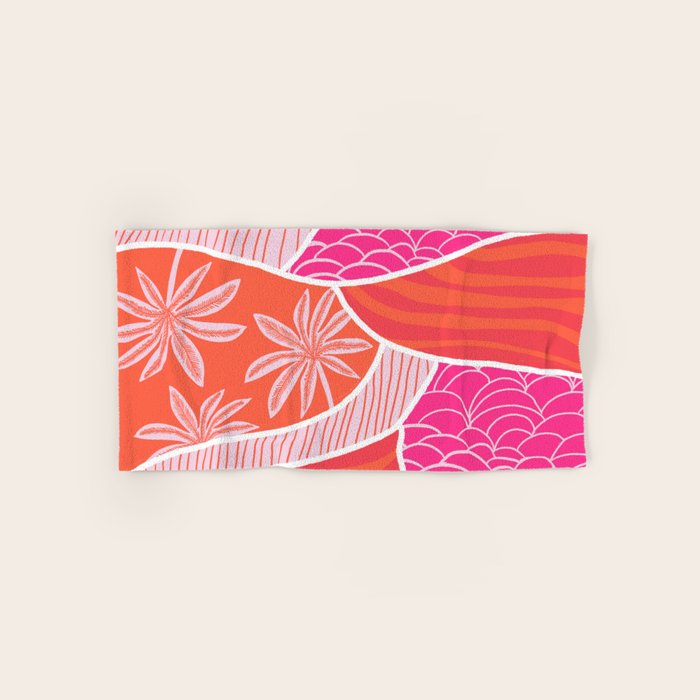 kauai, pink Bath Towel Gallery Image 1