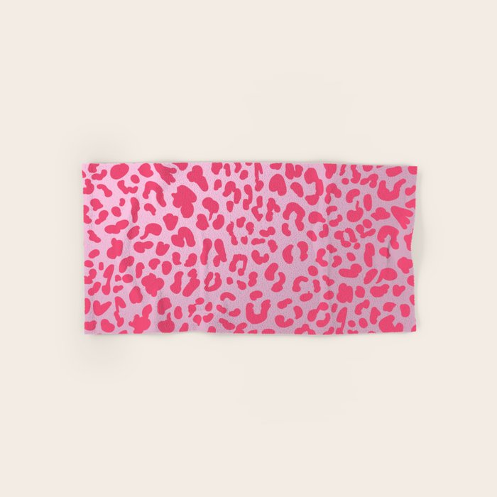 Candy Pink Leopard Bath Towel Gallery Image 1