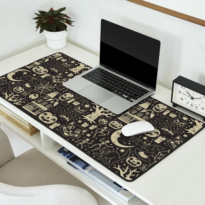 Vintage Halloween: Black Cat Desk Mat Gallery Image 2