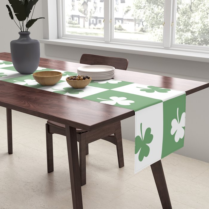 Shamrock Checkered Pattern Table Runner Gallery Image 2