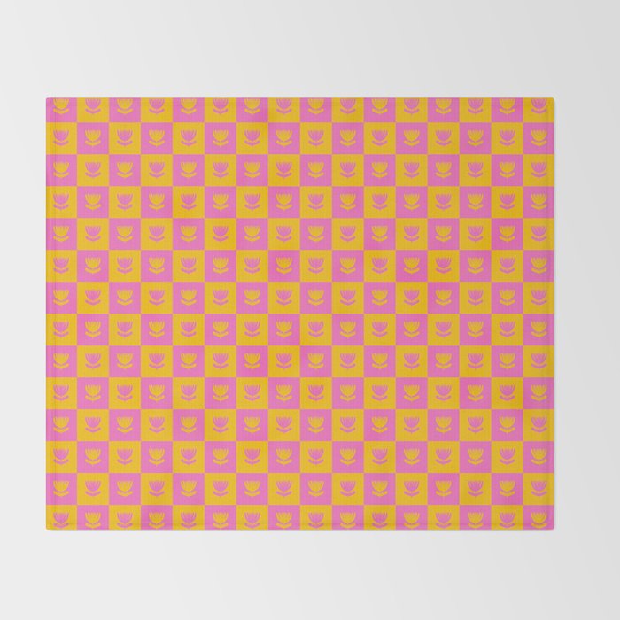 Retro Checkered Tulips Pattern Throw Blanket Gallery Image 2