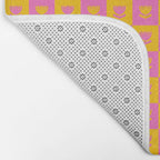 Retro Checkered Tulips Pattern Bath Mat Gallery Image 2