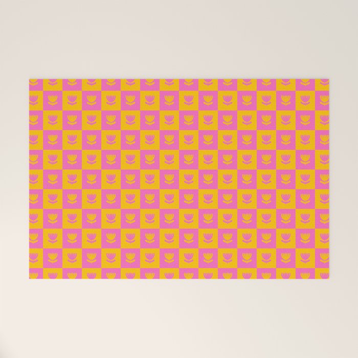 Retro Checkered Tulips Pattern Welcome Mat Gallery Image 1