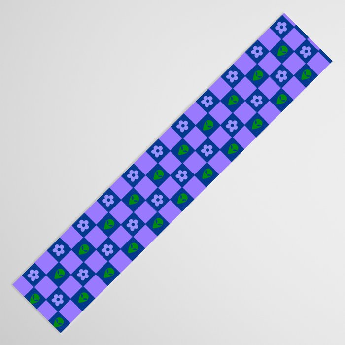 Alien Daisy Checkerboard Table Runner Gallery Image 3