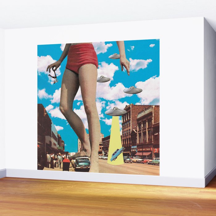 She's arrived (Giant woman & UFO) Wall Mural Gallery Image 2